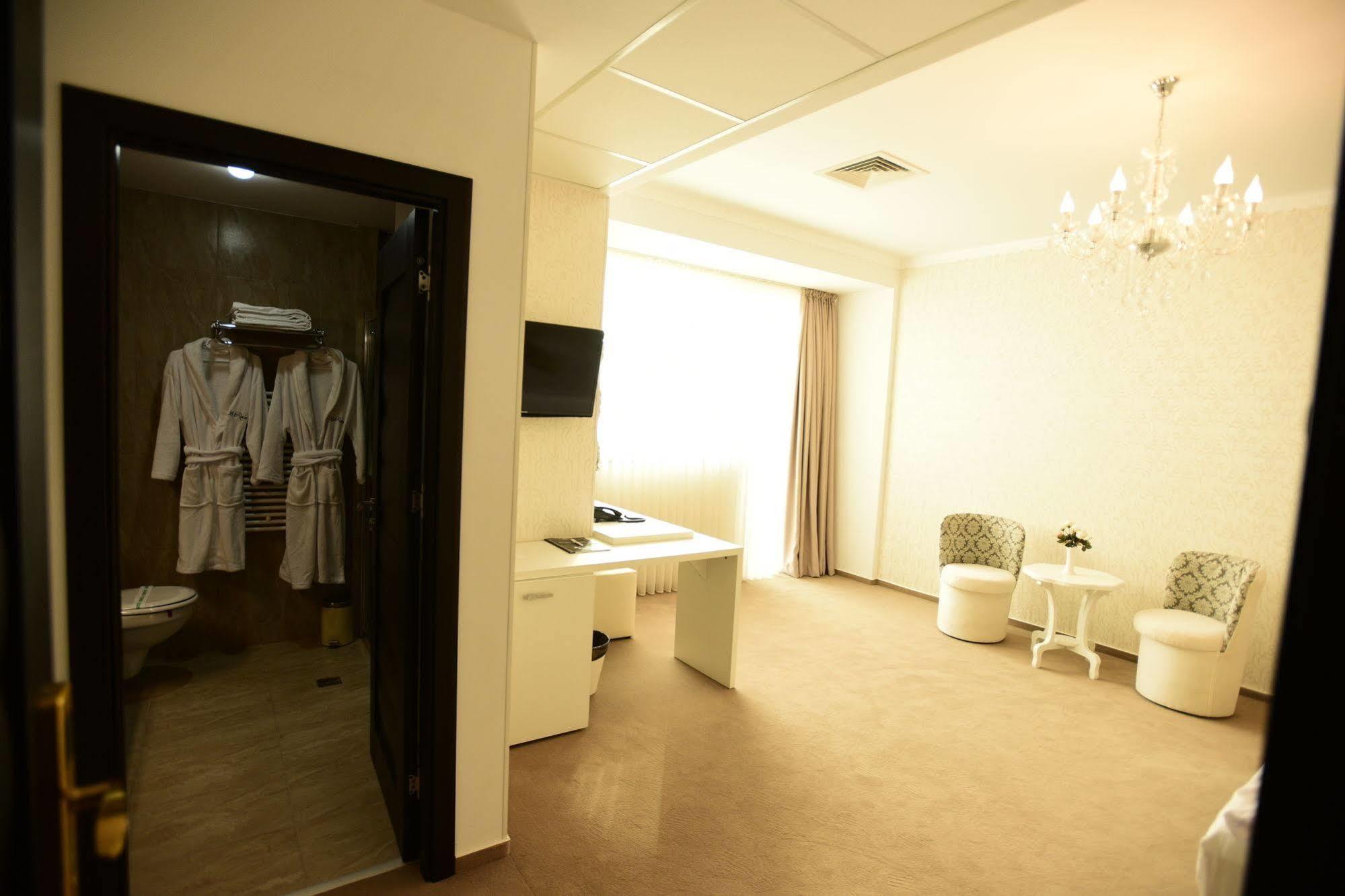 La Rocca Boutique Hotel Craiova Luaran gambar